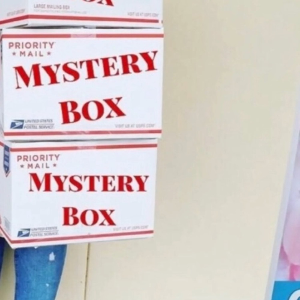 Mystery boxes - Picture 3 of 3
